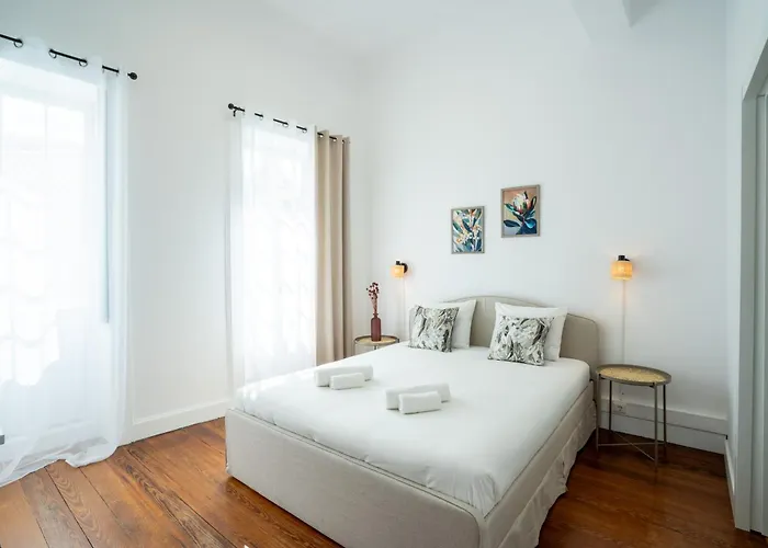 Zarco Suites By Se Funchal לינה וארוחת בוקר 3*